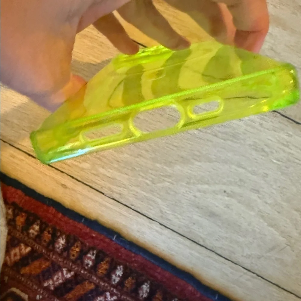GENERIC AMAZON BRAND Transparent Rubber Neon Yellow iPhone 16 Pro Phone Case